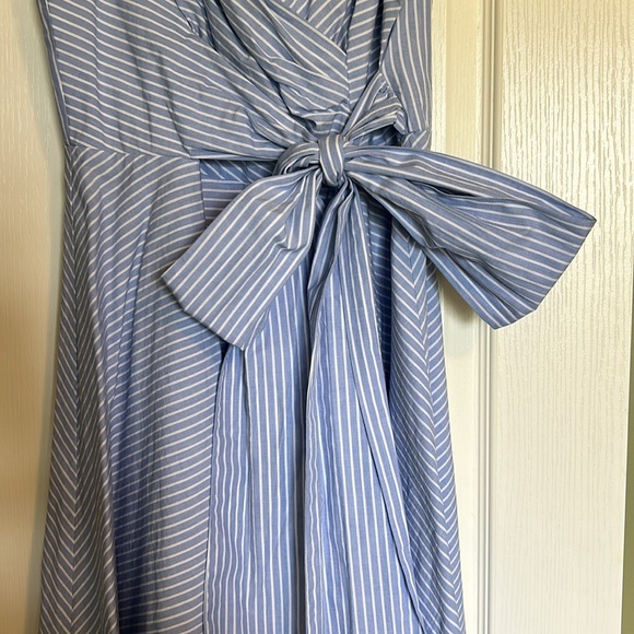 Striped flare wrap dress - Picture 3 of 4
